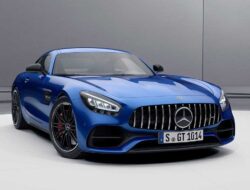 Mercedes-AMG GT 2020 Hadir dengan Dua Varian, Coupe, dan Roadster