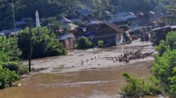 Banjir Bandang dan Tanah Longsor Rendam Desa di Sumbawa