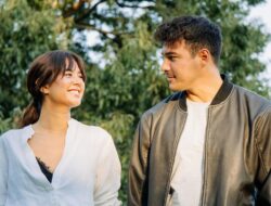 Resepsi Pernikahan Romantis Aurelie Moeremans dan Tyler Bigenho