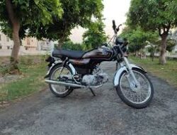 Honda CD70: Motor Ekonomis yang Memukau dengan Desain Klasik