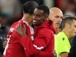 Isak Diragukan Tampil Saat Newcastle Hadapi Liverpool