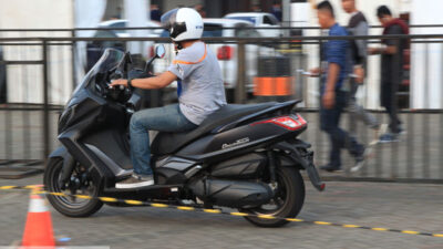 Menelusuri Kymco Downtown 250i: Skuter yang Mengedepankan Kenyamanan