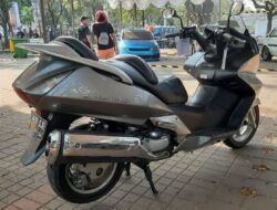 Aksi Menarik di Balik Suzuki GSX-R600 K8