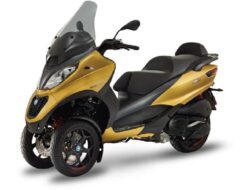 Piaggio MP3 500: Skuter Tiga Roda dengan Performa Unggul