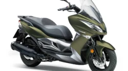 Kawasaki J300: Skuter Matic yang Tidak Boleh Dilewatkan