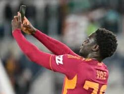 Gol Perdana Vaz Menentukan: Roma Singkirkan Lecce dan Kunci Tiga Poin