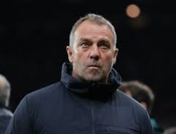 Jeda yang Menentukan: Cara Hansi Flick Mengubah Laga dan Memantik Barcelona Cetak Empat Gol