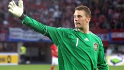 Setelah Menang 4-1 atas Gladbach, Bayern Dikhawatirkan Kehilangan Manuel Neuer karena Cedera Betis