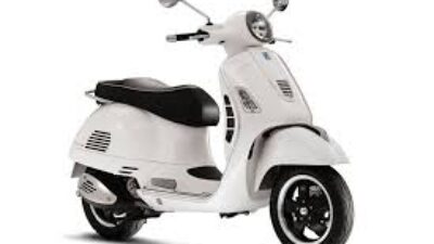 Vespa GTS 300 Super Tech: Ketika Klasik Bertemu Teknologi Tinggi