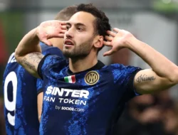 Hakan Çalhanoğlu Pastikan Bertahan di Inter Musim Depan: Tenang Dulu, Baru Bicara Target